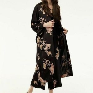 Aritzia floral sweeper